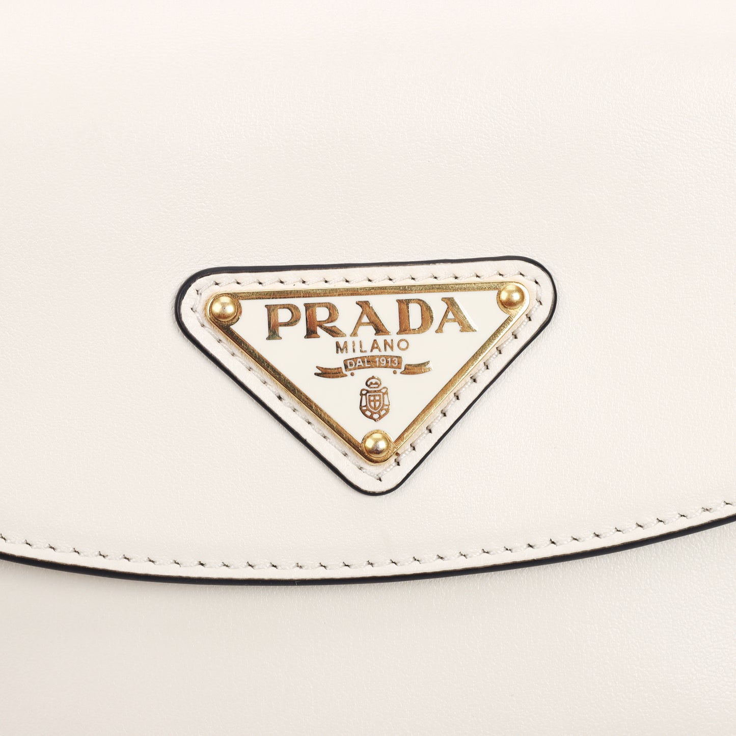 Pre-Owned Prada White Calfskin Leather Shoulder Bag 59299213