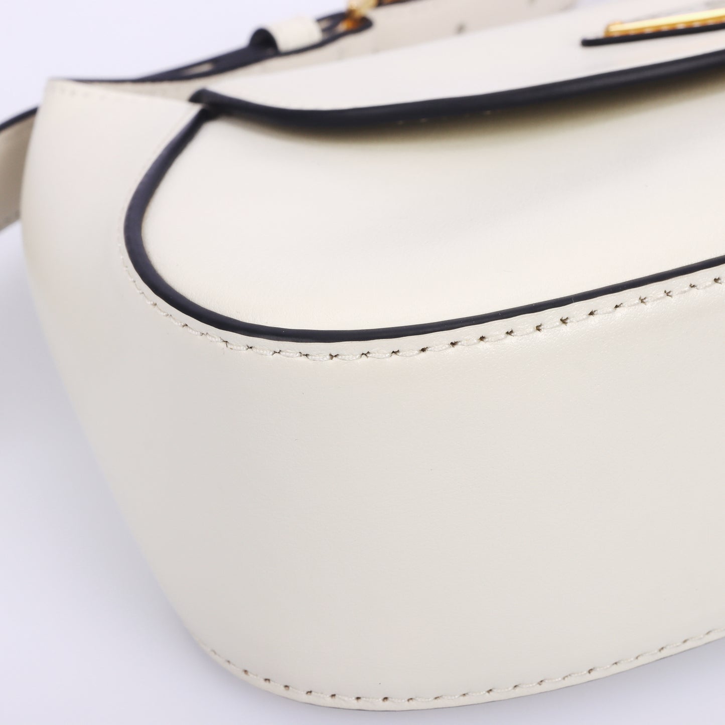 Pre-Owned Prada White Calfskin Leather Shoulder Bag 59299213