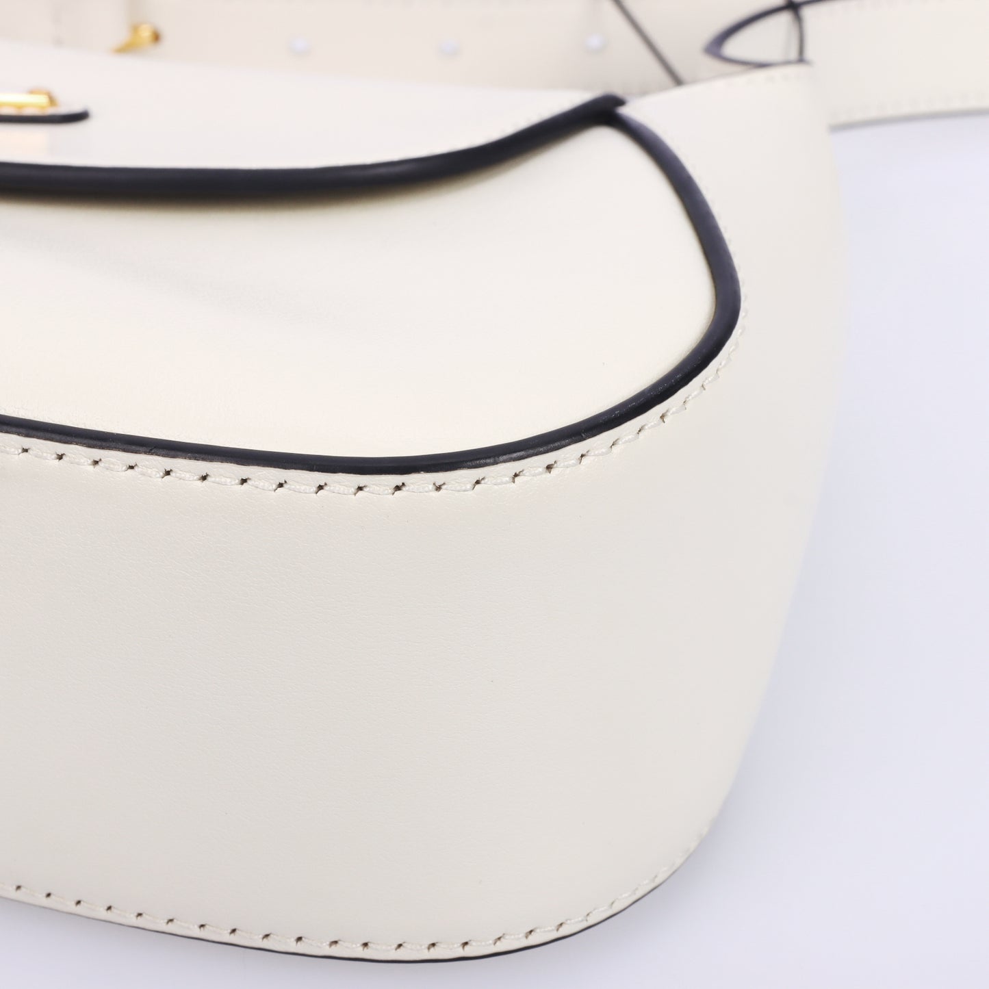Pre-Owned Prada White Calfskin Leather Shoulder Bag 59299213