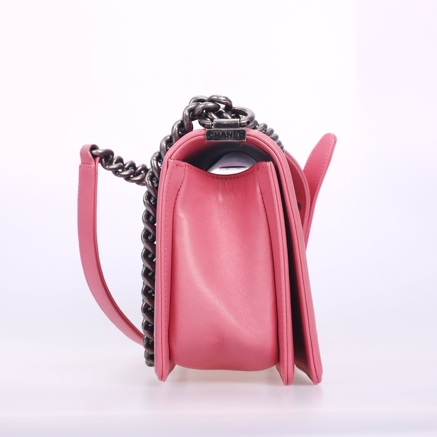 Pre-Owned Chanel Le Boy Pink Chevron  Leather Shoulder Bag 62409376