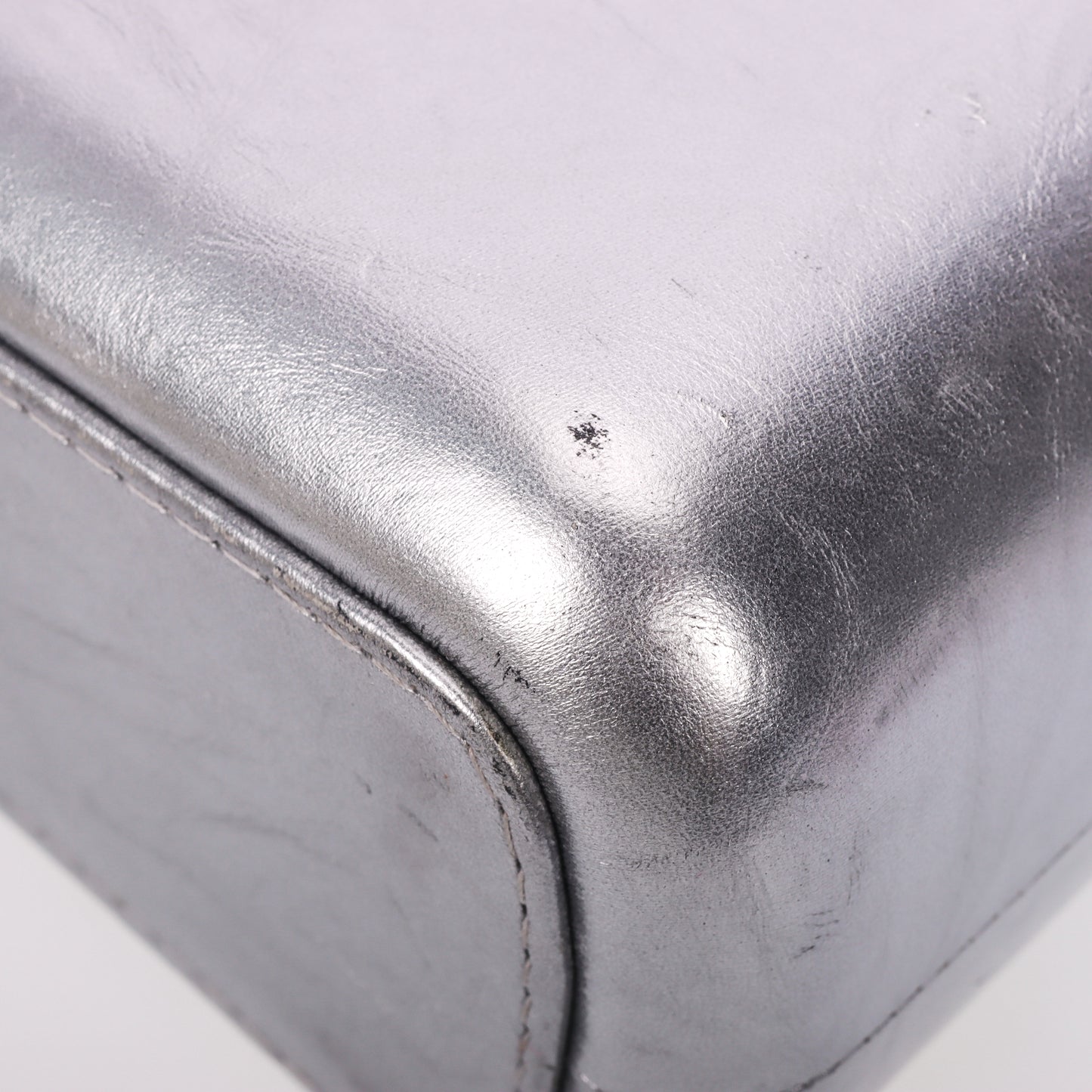 Pre-Owned Chanel Gabrielle Large Size Silver Quilted Calfskin Chain Shoulder Bag 63845910 63845910