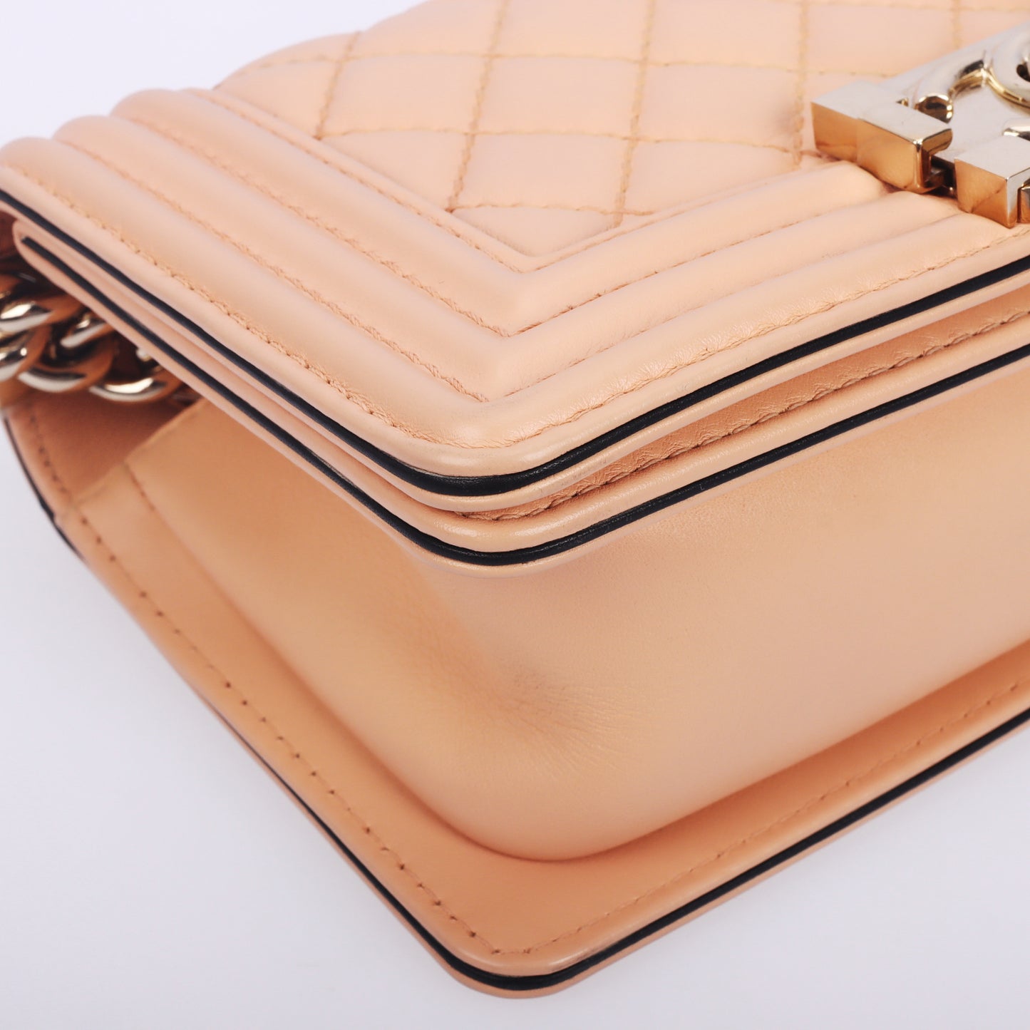 Pre-Owned Chanel Le Boy Beige Quilted Leather Shoulder Bag 66209833