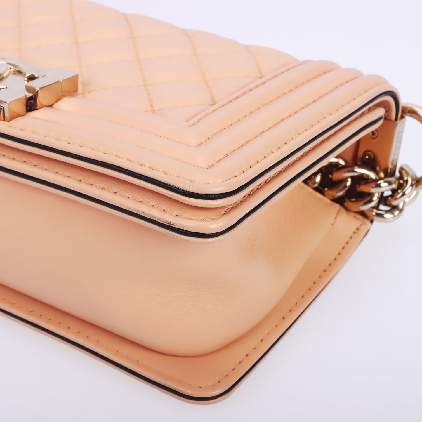 Pre-Owned Chanel Le Boy Beige Quilted Leather Shoulder Bag 66209833