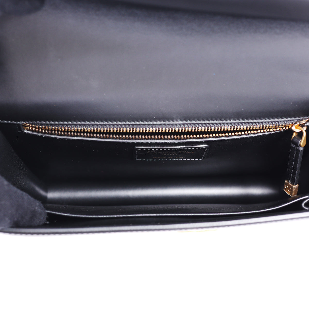 Pre-Owned Dior 30 Montaigne Black Calfskin Shoulder Bag 66690010