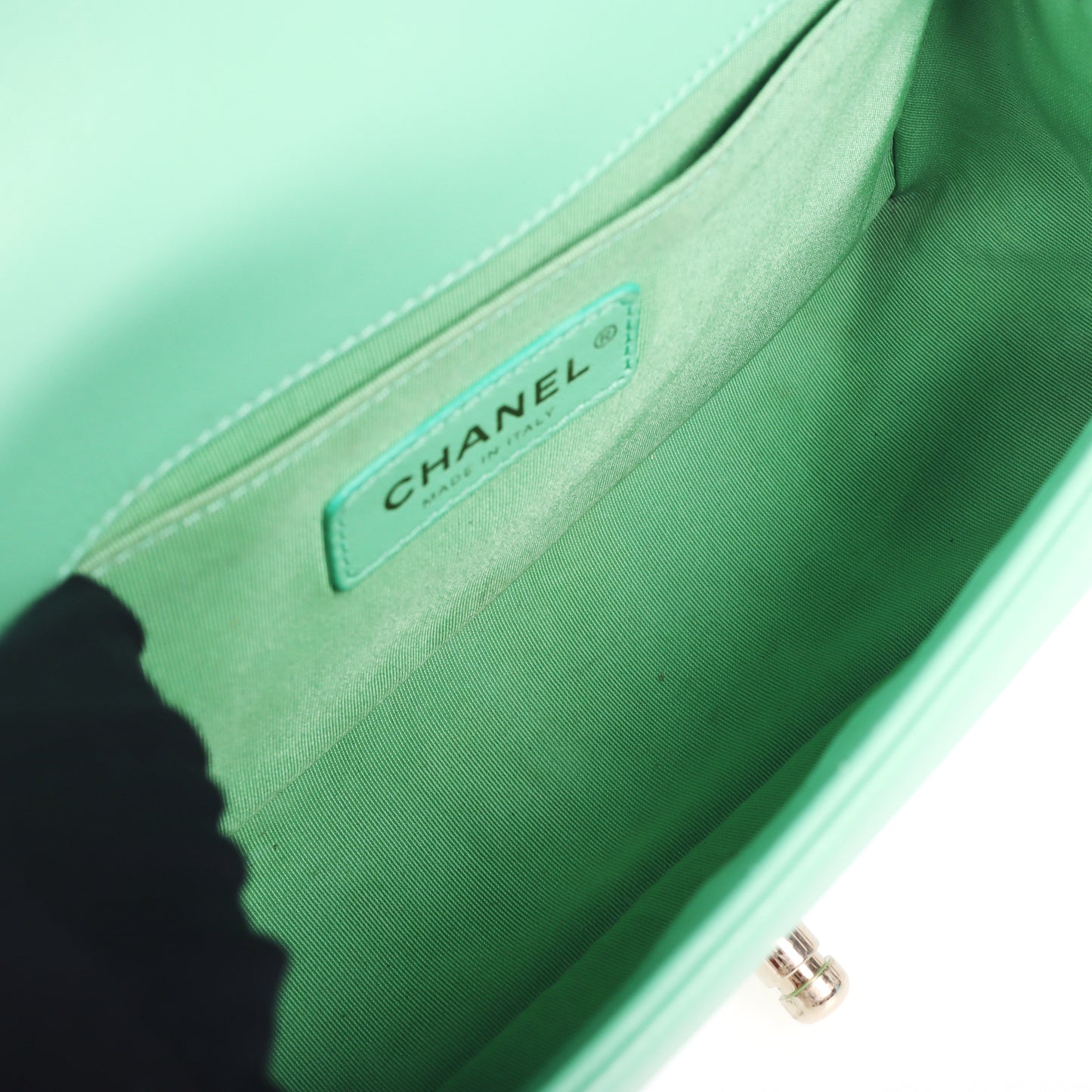 Pre-Owned Chanel Le Boy Green Quilted Leather Shoulder Bag 66744753 c