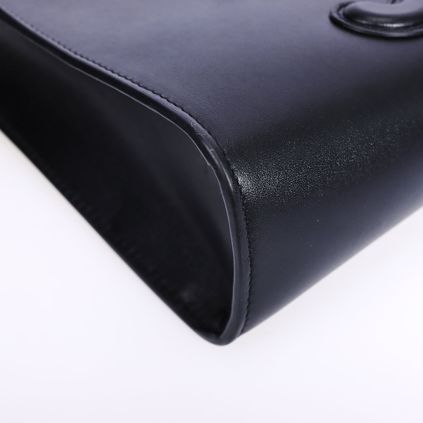 Pre-Owned Celine Ava Triomphe Black Calfskin Shoulder Bag 67713343