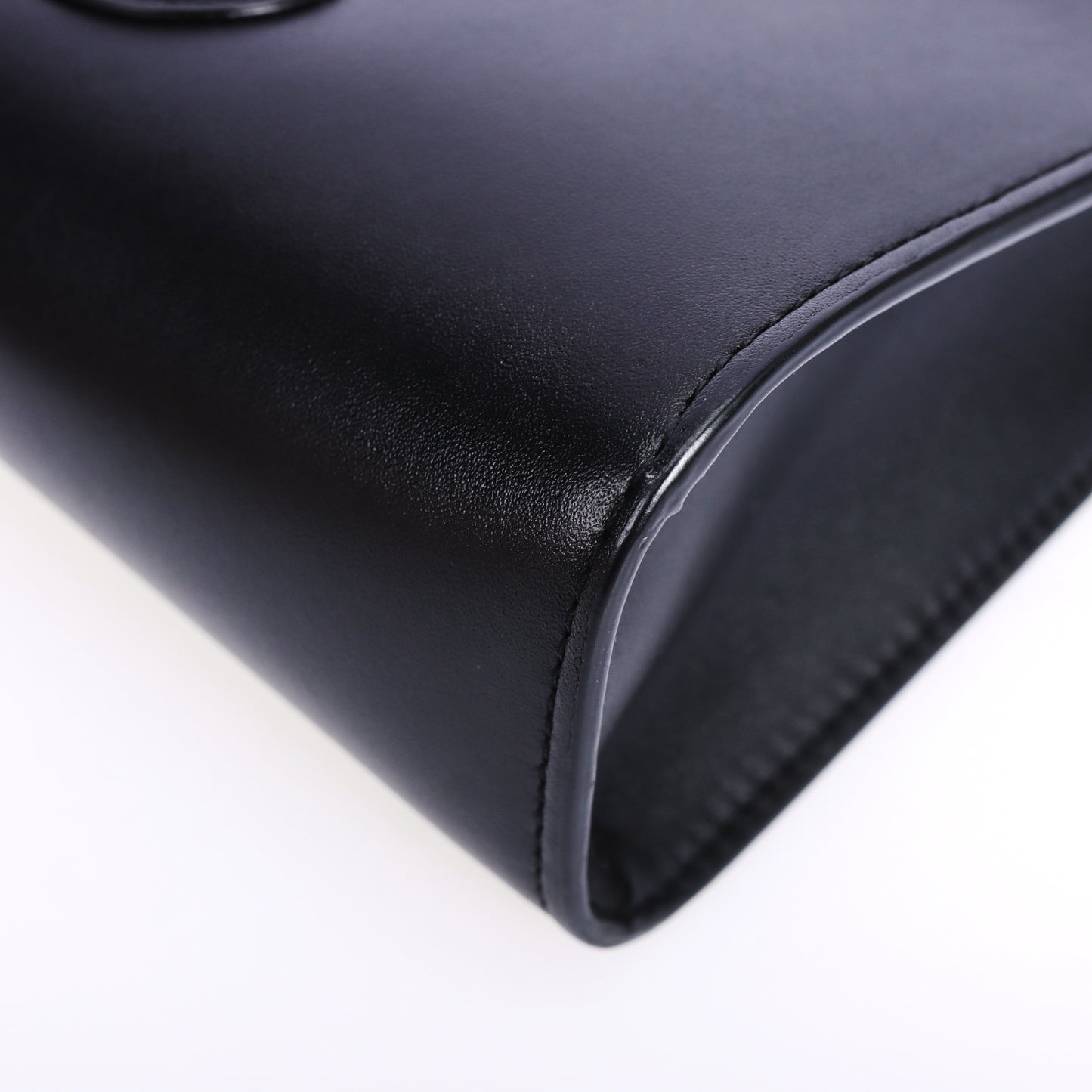 Pre-Owned Celine Ava Triomphe Black Calfskin Shoulder Bag 67713343