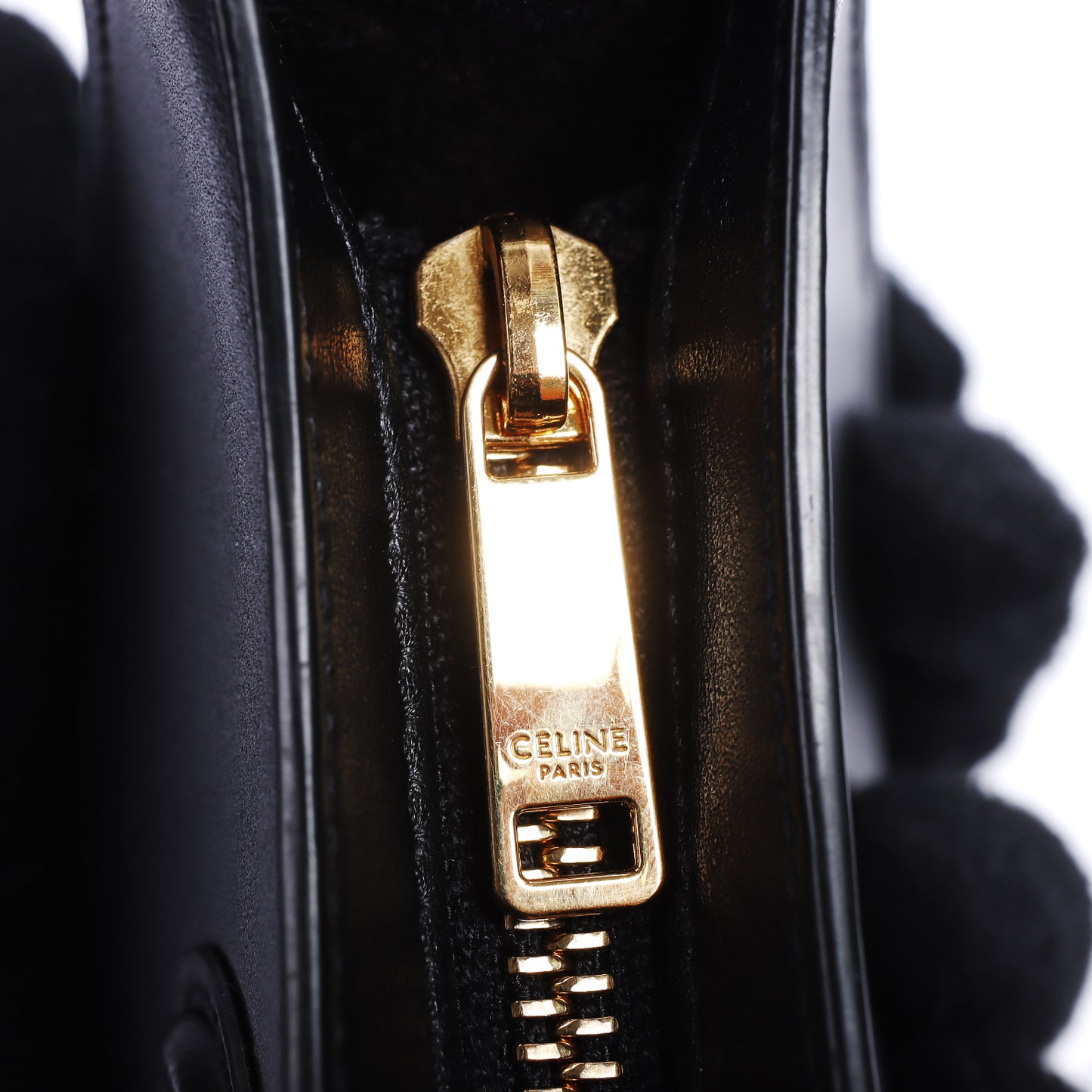 Pre-Owned Celine Ava Triomphe Black Calfskin Shoulder Bag 67713343