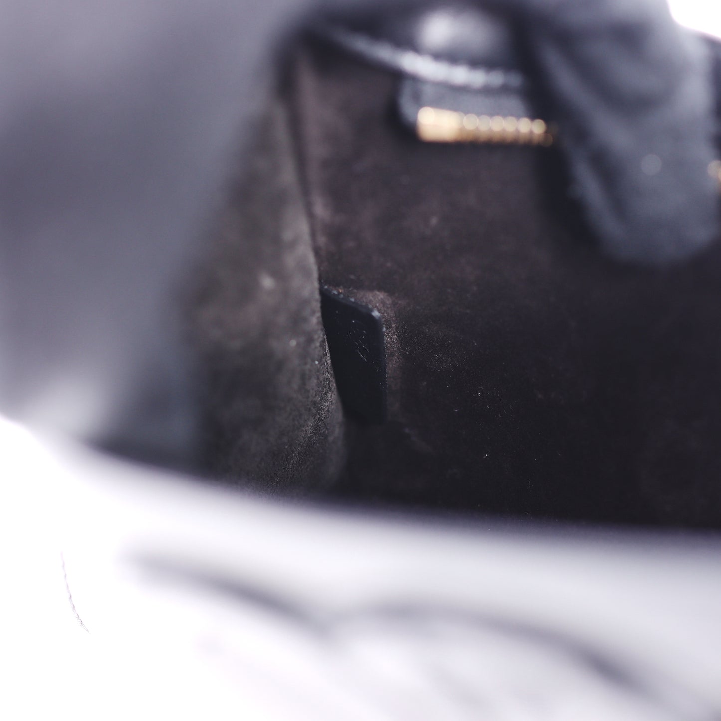 Pre-Owned Celine Ava Triomphe Black Calfskin Shoulder Bag 67713343