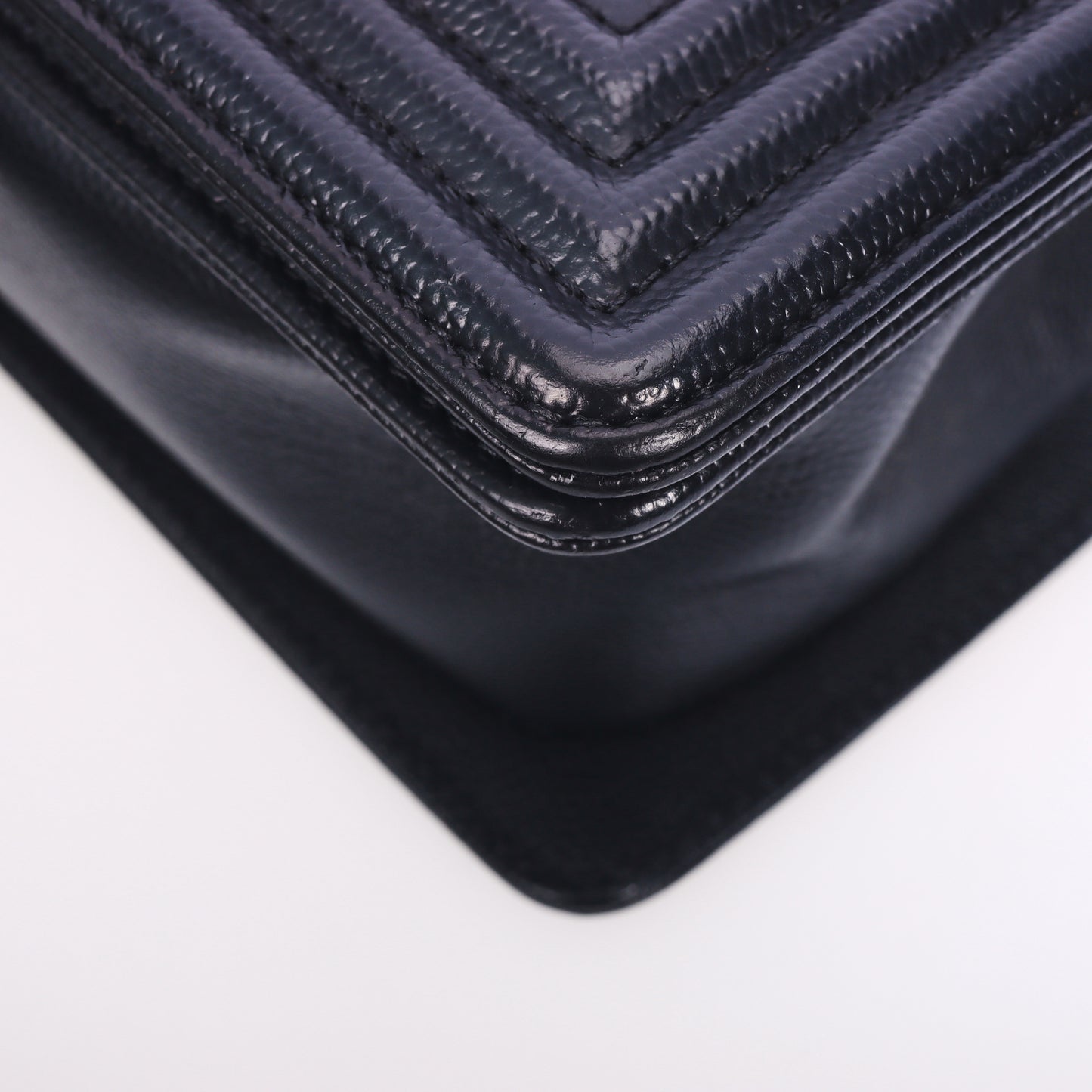 Pre-Owned Chanel BOY Black Calfskin Crossbody Bag 69497919