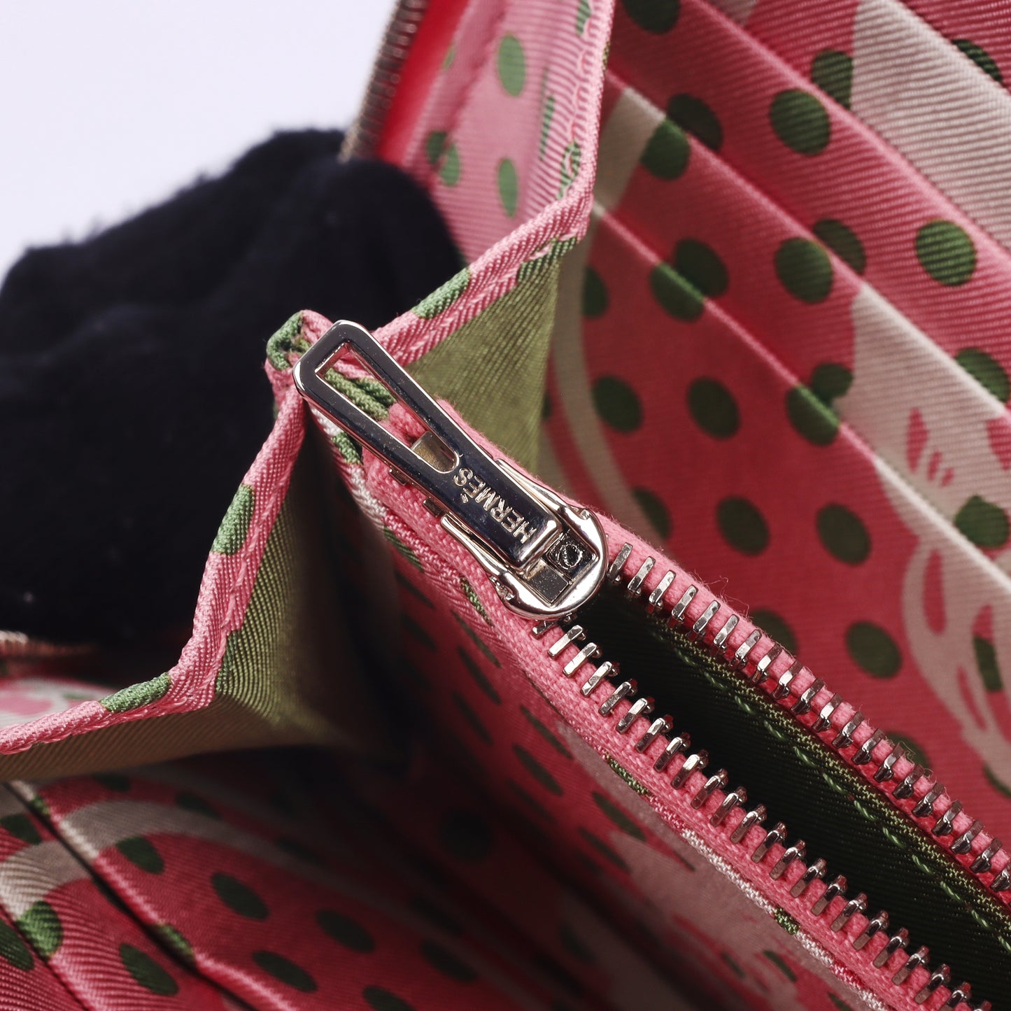 Pre-Owned Hermes Azap Rose Confetti Calfskin Wallet 73084917 L