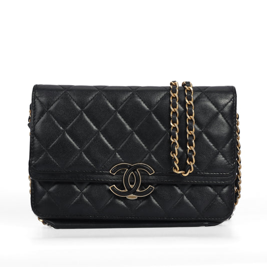 Pre-Owned Chanel wallet on chain black lambskin crossbody bag