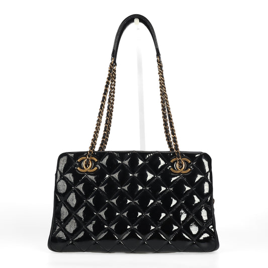 Pre-Owned Chanel Black Quilted Patent Leather Shoulder Bag 89383884