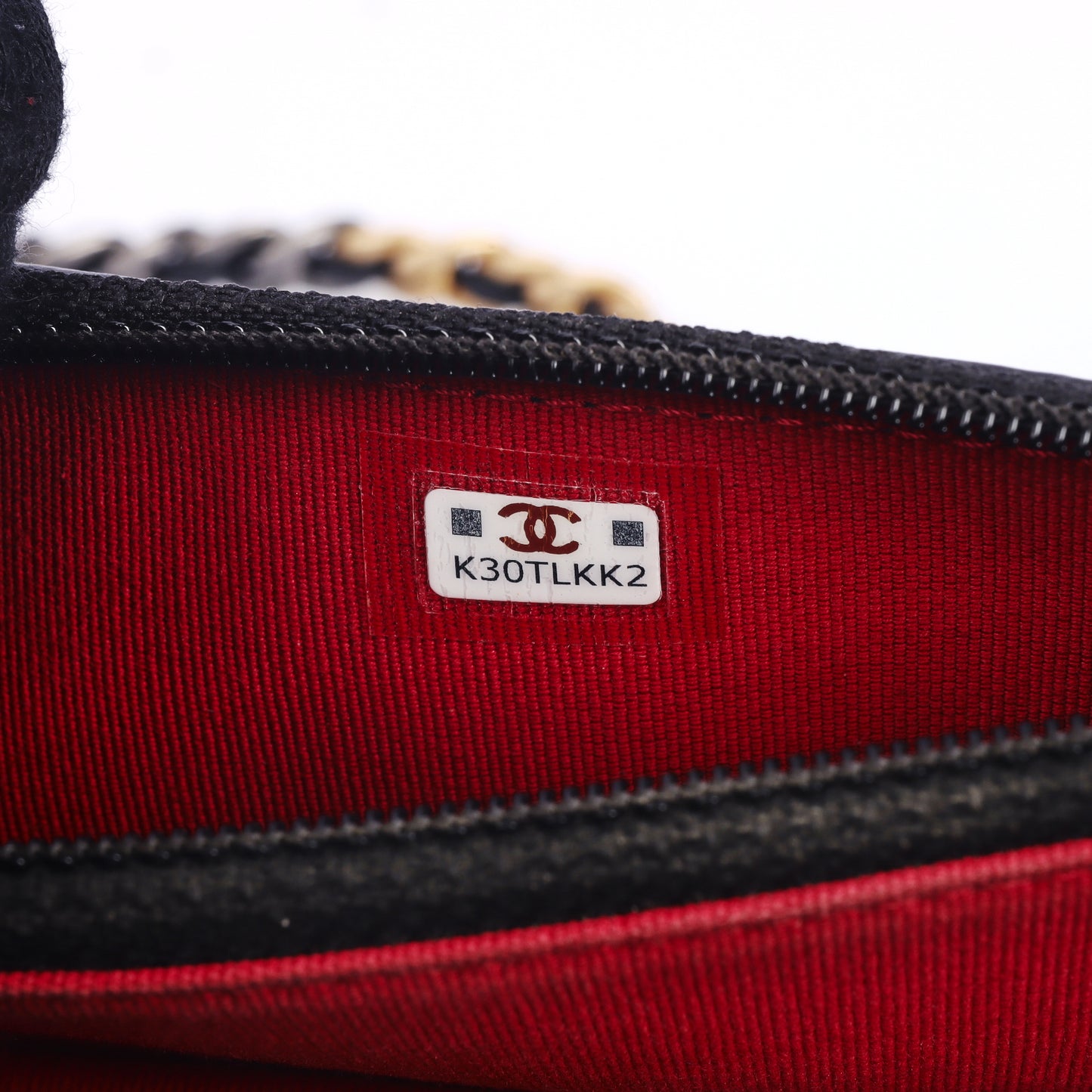 Pre-Owned Chanel 19 Black Quilted Lambskin Wallet on Chain 89687691