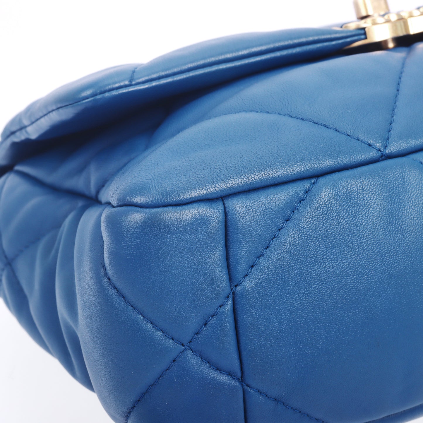 Pre-Owned Chanel 19 Blue Quilted Leather Shoulder Bag 91323708