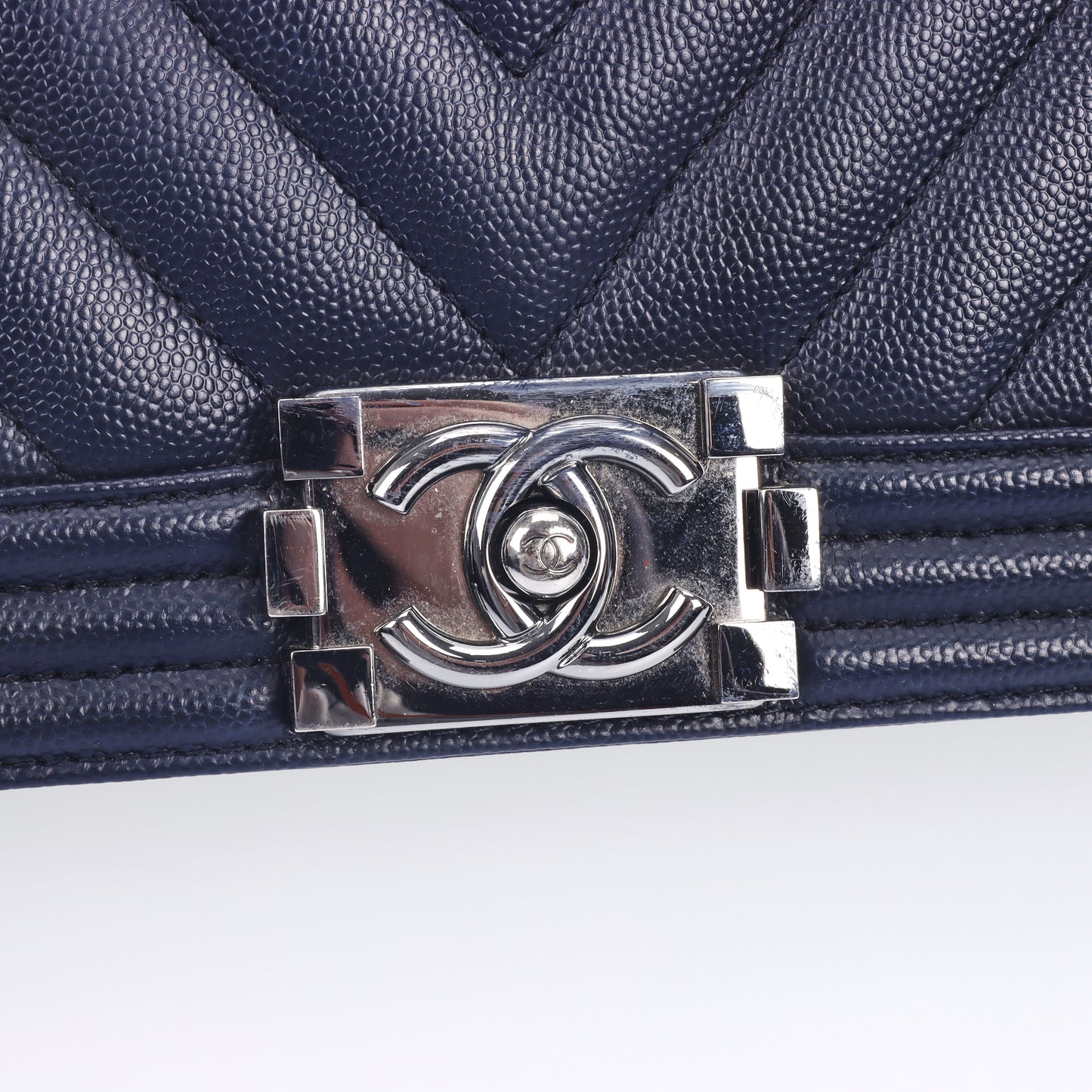 Pre-Owned Chanel BOY Dark Blue Chevron Calfskin Shoulder Bag 99858984