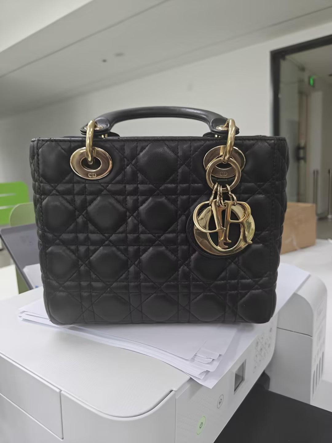 Pre-Owned Christian Dior Lady Black Lambskin Shoulder Bag 80947892