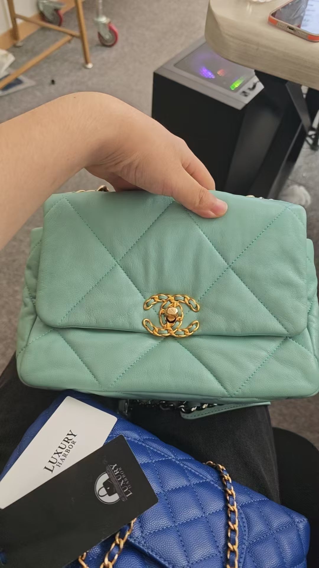 Pre-owned Chanel 19 Bag small size 91873290